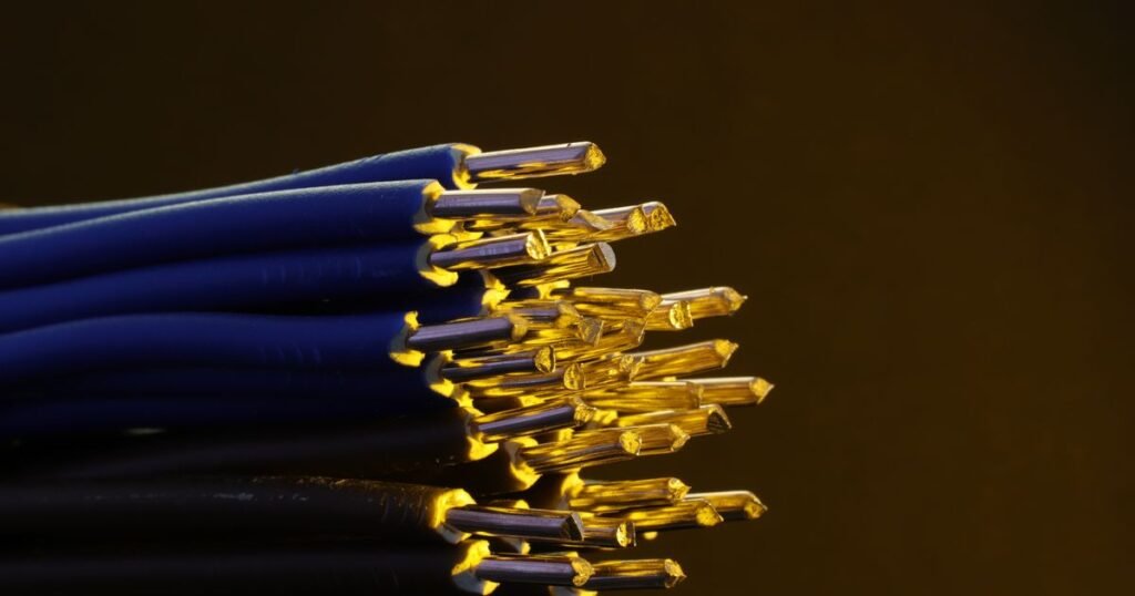 Câbles à conducteurs de cuivre apparents — le VDSL2, technologie sur cuivre condamnée par la fin du réseau